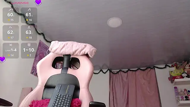 Snapshot of violett_brown9 chatting on July 3, 2026, 6:53 am violett brown9 online show from July 3, 2026, 6:53 am