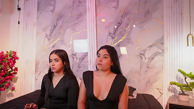 Snapshot of Scarlet_and_naomi chatting on January 16, 2026, 4:16 am Scarlet and naomi online show from January 16, 2026, 4:16 am