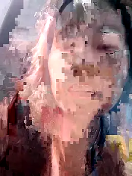 Snapshot of boiboi001 chatting on December 20, 2025, 7:43 pm boiboi001 online show from December 20, 2025, 7:43 pm