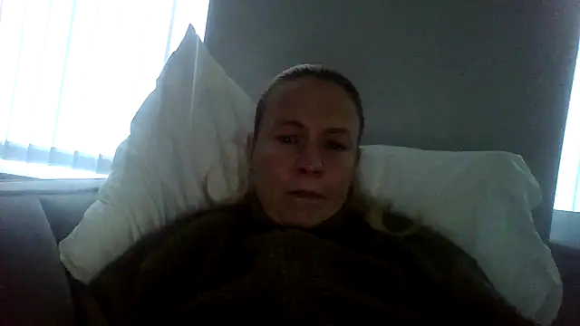 jennyblondeuk online show from March 28, 2026, 5:23 pm