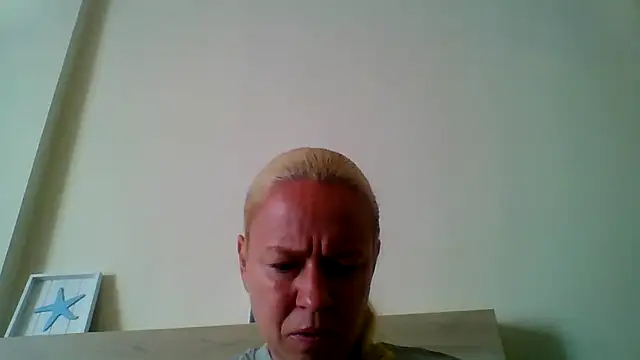 jennyblondeuk online show from April 16, 2026, 1:45 pm