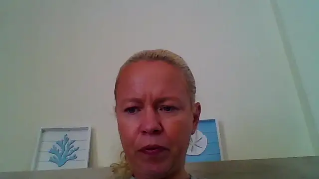 jennyblondeuk online show from April 25, 2026, 1:41 pm