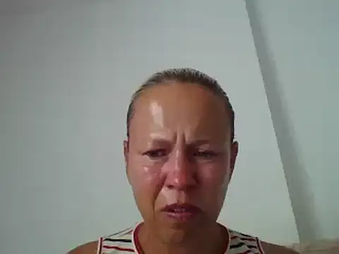Snapshot of jennyblondeuk chatting on June 15, 2026, 4:20 pm jennyblondeuk online show from June 15, 2026, 4:20 pm