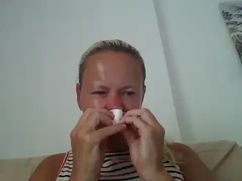 Snapshot of jennyblondeuk chatting on June 17, 2026, 6:31 pm jennyblondeuk online show from June 17, 2026, 6:31 pm