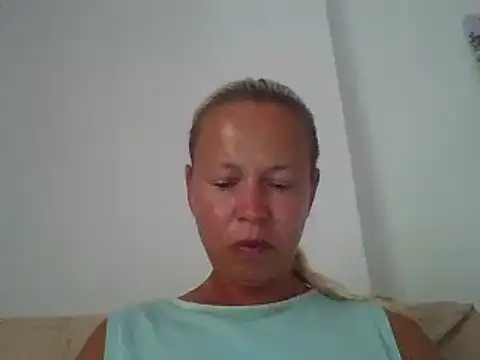 Snapshot of jennyblondeuk chatting on June 19, 2026, 5:39 pm jennyblondeuk online show from June 19, 2026, 5:39 pm