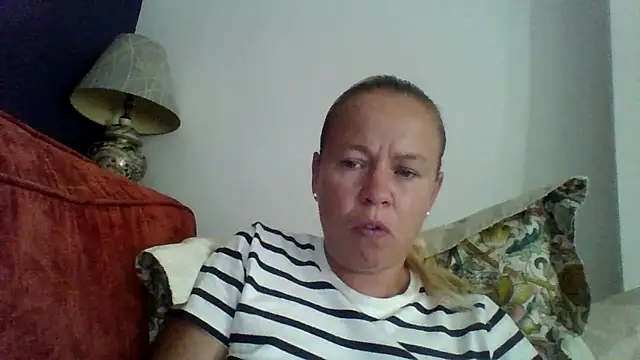 Snapshot of jennyblondeuk chatting on July 16, 2026, 4:13 pm jennyblondeuk online show from July 16, 2026, 4:13 pm