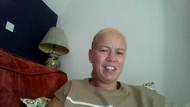 Snapshot of jennyblondeuk chatting on July 23, 2026, 5:00 pm jennyblondeuk online show from July 23, 2026, 5:00 pm
