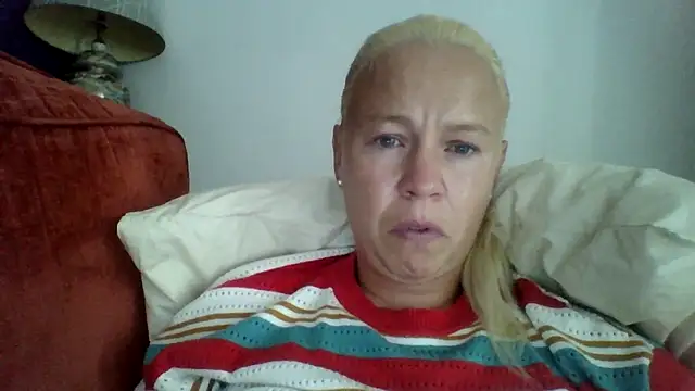 Snapshot of jennyblondeuk chatting on July 24, 2026, 5:44 pm jennyblondeuk online show from July 24, 2026, 5:44 pm