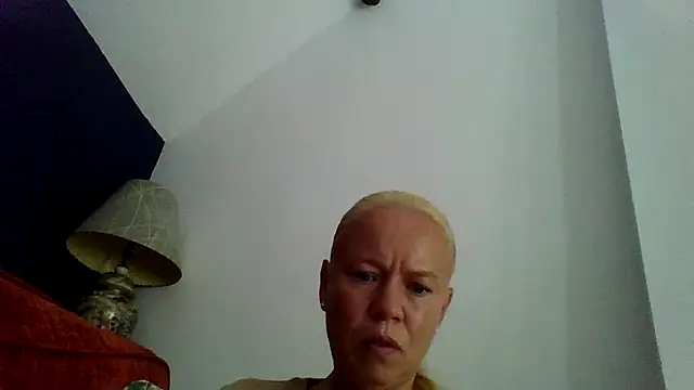 Snapshot of jennyblondeuk chatting on July 28, 2026, 12:59 pm jennyblondeuk online show from July 28, 2026, 12:59 pm