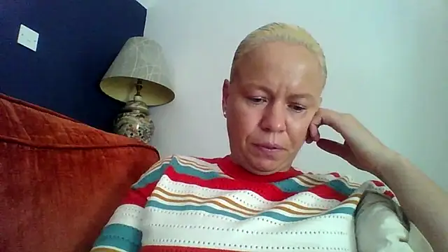 Snapshot of jennyblondeuk chatting on July 30, 2026, 3:22 pm jennyblondeuk online show from July 30, 2026, 3:22 pm