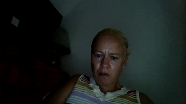 Snapshot of jennyblondeuk chatting on July 31, 2026, 7:46 pm jennyblondeuk online show from July 31, 2026, 7:46 pm