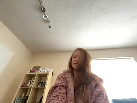 Snapshot of HollyHaze chatting on March 28, 2026, 10:48 am HollyHaze online show from March 28, 2026, 10:48 am