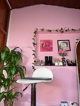  zoe bakerr online show from April 22, 2026, 3:57 pm