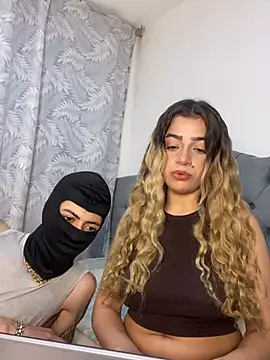 cute emmma online show from February 2, 2026, 11:20 am