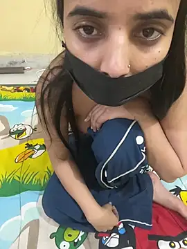 hotcharrryyyy online show from February 21, 2026, 12:33 am