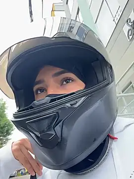 Ema Rose  online show from January 12, 2026, 5:07 pm