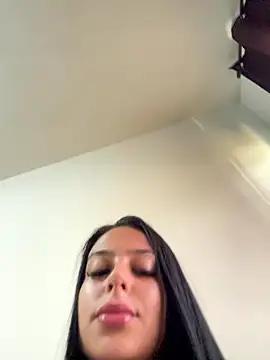 jujuarantes  2026 online show from January 13, 2026, 12:10 pm