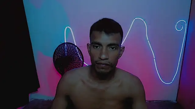 Snapshot of Yeison_777_ chatting on December 21, 2025, 3:57 am Yeison 777 online show from December 21, 2025, 3:57 am