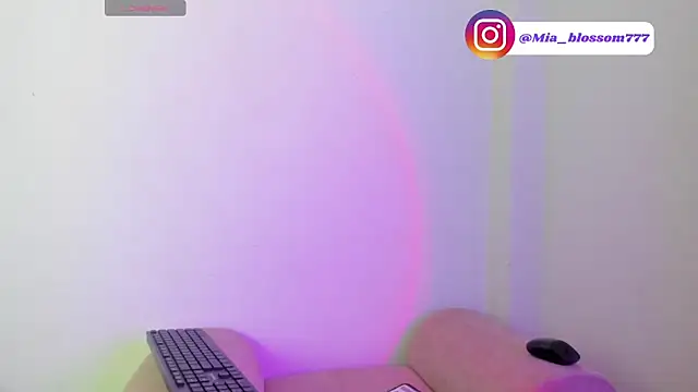 Mia Blossoml   online show from March 9, 2026, 8:57 pm