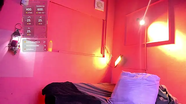 CURLY LATINA  online show from February 24, 2026, 4:21 am