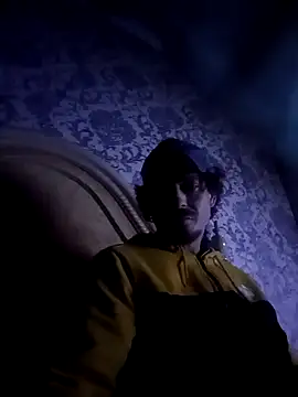 Snapshot of Eldiablo2055 chatting on December 22, 2025, 4:20 am Eldiablo2055 online show from December 22, 2025, 4:20 am