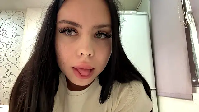 Snapshot of CherlyKeiper chatting on December 21, 2025, 3:30 pm CherlyKeiper online show from December 21, 2025, 3:30 pm