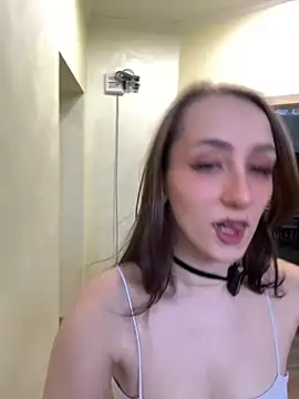 LuxBrunette  online show from April 4, 2026, 5:16 am