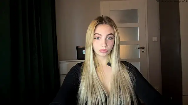 TeenLily online show from May 6, 2026, 6:13 pm