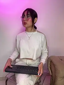 Snapshot of luna_gv chatting on March 10, 2026, 10:42 am luna gv online show from March 10, 2026, 10:42 am