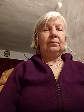 KlaudiaDarling online show from February 17, 2026, 4:02 pm