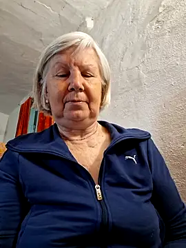 KlaudiaDarling online show from April 28, 2026, 2:55 pm