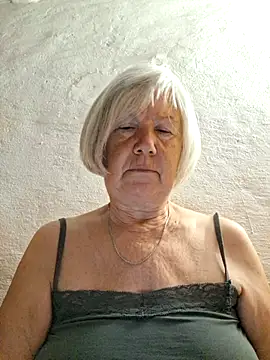 KlaudiaDarling online show from June 27, 2026, 1:10 am