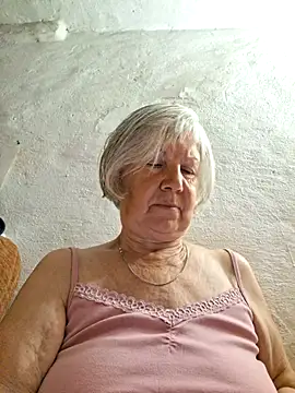 KlaudiaDarling online show from June 28, 2026, 7:09 pm