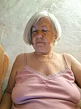 KlaudiaDarling online show from July 15, 2026, 1:00 am