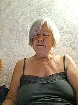 KlaudiaDarling online show from July 22, 2026, 2:03 am