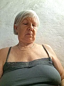 KlaudiaDarling online show from July 29, 2026, 3:21 pm