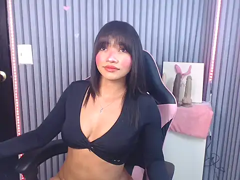 Snapshot of Vanessa__Hot_ chatting on February 4, 2026, 4:40 am Vanessa Hot online show from February 4, 2026, 4:40 am