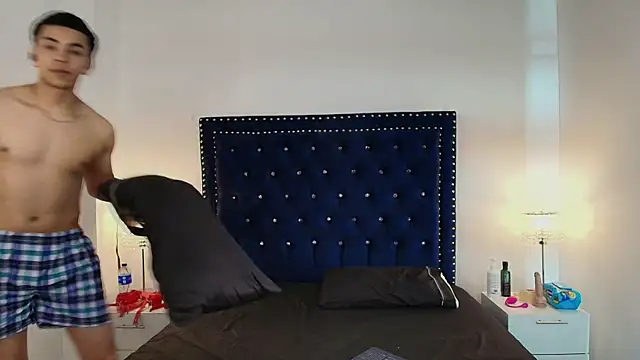 Jaden and sofia online show from May 3, 2026, 3:23 am