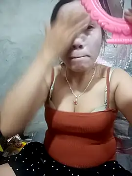 yeutinh00 online show from March 3, 2026, 1:45 am