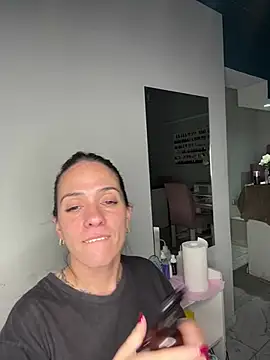 Snapshot of donatella07 chatting on April 24, 2026, 12:13 am donatella07 online show from April 24, 2026, 12:13 am