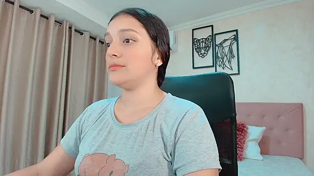 Snapshot of littlemolly_walcott chatting on June 25, 2026, 8:24 pm littlemolly walcott online show from June 25, 2026, 8:24 pm