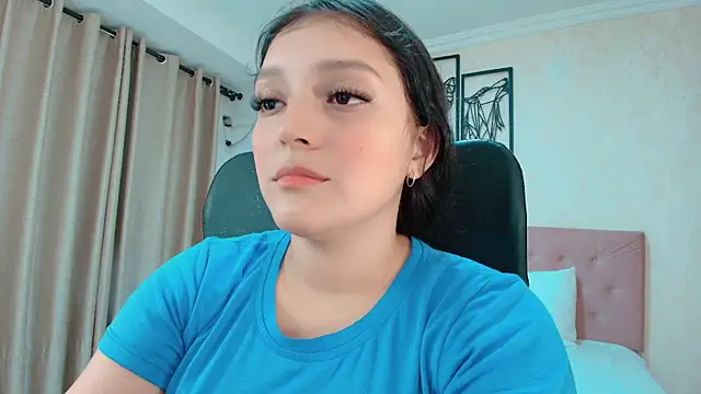 Snapshot of littlemolly_walcott chatting on July 7, 2026, 11:42 pm littlemolly walcott online show from July 7, 2026, 11:42 pm