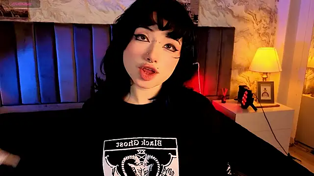 Snapshot of Sienna_Desiree chatting on May 6, 2026, 1:05 pm Sienna Desiree online show from May 6, 2026, 1:05 pm
