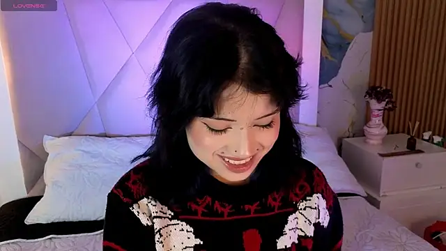 Snapshot of Sienna_Desiree chatting on May 23, 2026, 4:07 am Sienna Desiree online show from May 23, 2026, 4:07 am