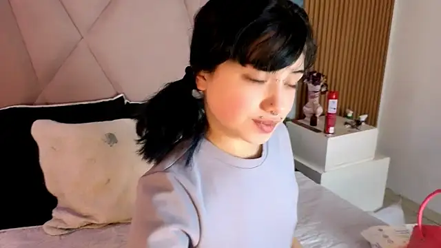 Snapshot of Sienna_Desiree chatting on June 15, 2026, 1:24 pm Sienna Desiree online show from June 15, 2026, 1:24 pm