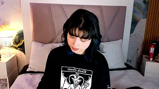 Snapshot of Sienna_Desiree chatting on June 24, 2026, 12:37 pm Sienna Desiree online show from June 24, 2026, 12:37 pm