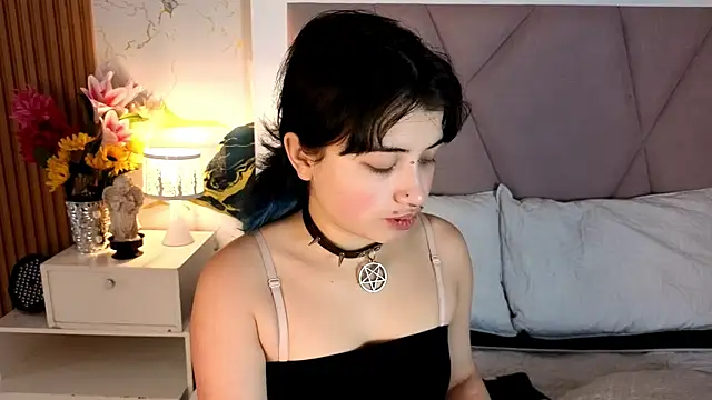 Snapshot of Sienna_Desiree chatting on July 1, 2026, 12:51 pm Sienna Desiree online show from July 1, 2026, 12:51 pm