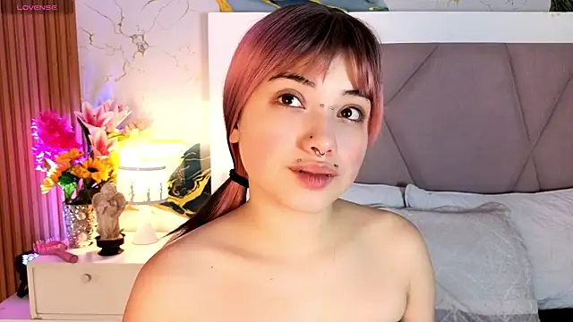 Snapshot of Sienna_Desiree chatting on July 6, 2026, 12:13 pm Sienna Desiree online show from July 6, 2026, 12:13 pm