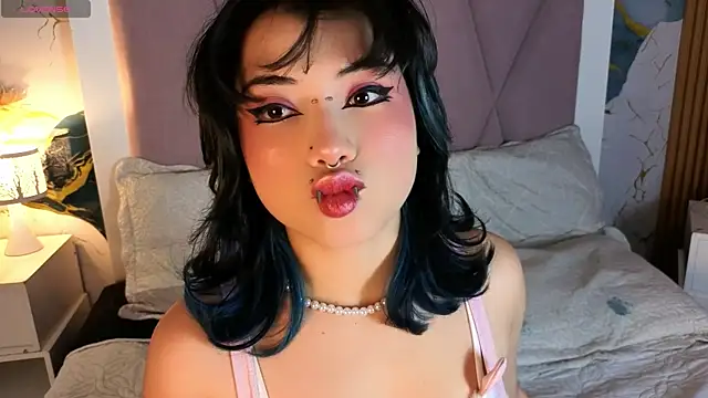 Snapshot of Sienna_Desiree chatting on July 12, 2026, 4:03 am Sienna Desiree online show from July 12, 2026, 4:03 am