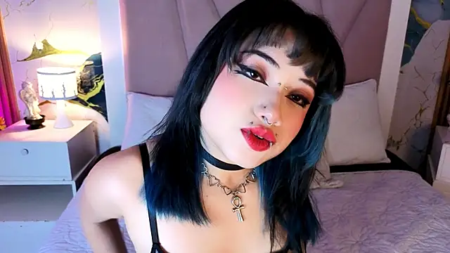 Snapshot of Sienna_Desiree chatting on July 17, 2026, 3:46 am Sienna Desiree online show from July 17, 2026, 3:46 am